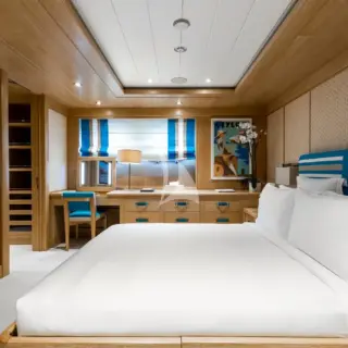 Double cabin