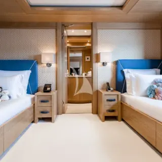 Twin cabin