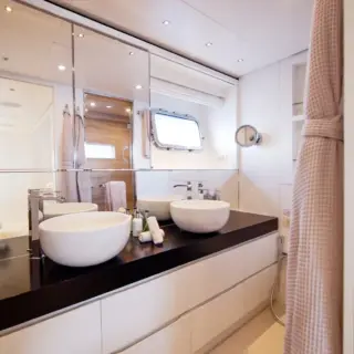 ZULU 3 - Double cabin en-suite 
