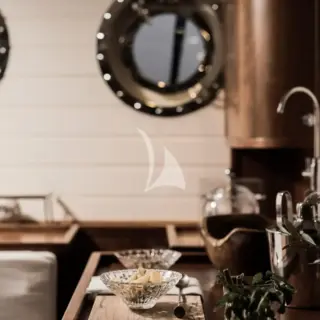 ALEXA OF LONDON - Image 15