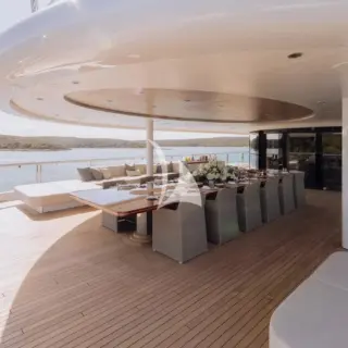 Bridge deck aft dining