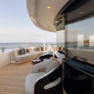 Upper deck forward seating