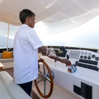 VISON - SUN DECK - FLYBRIDGE