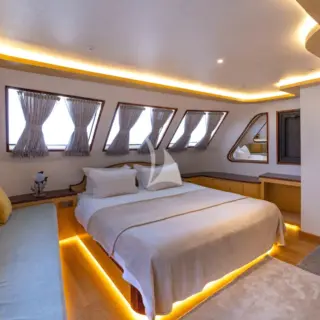 VISON - MAIN DECK - MASTER CABIN