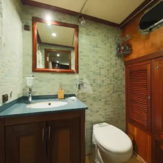 Double Cabin Bathrooms