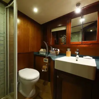 Aft Master Cabin Bathroom