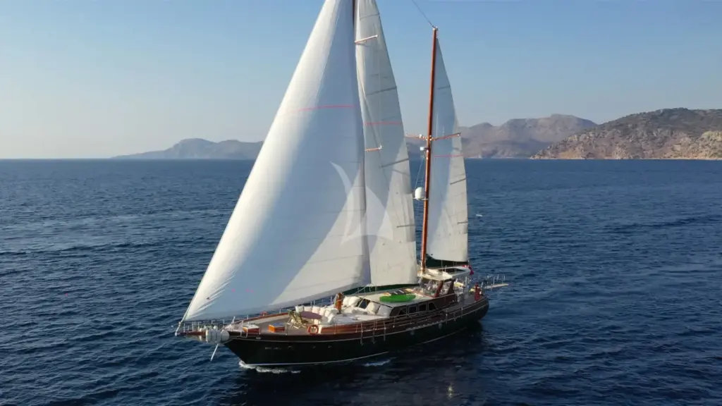 LADY FREYA - Sailing