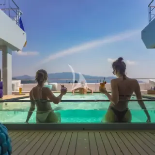 Main Deck Aft Pool
