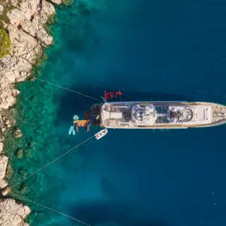 HIGHLANDER - Image 16