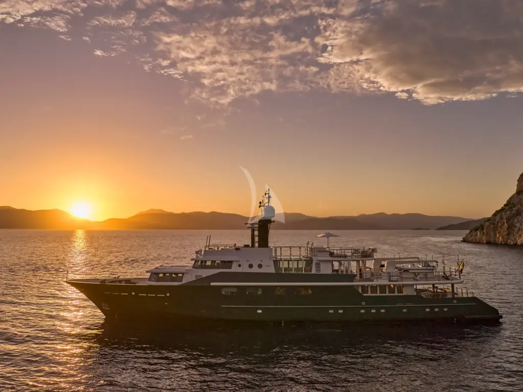 HIGHLANDER - Image 4