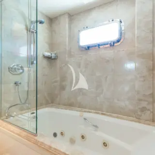 Queen Guest Ensuite