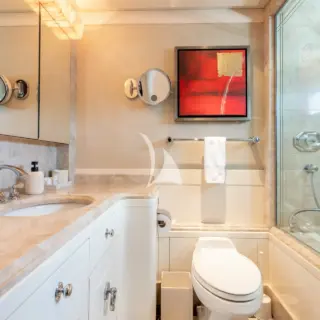 Queen Guest Ensuite