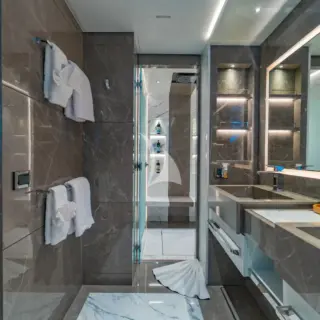 Master cabin en suite bathroom