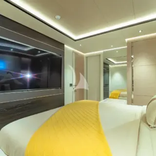 Double cabin