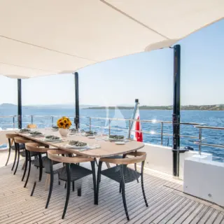 Bridge deck dining