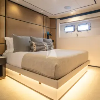 Guest cabin