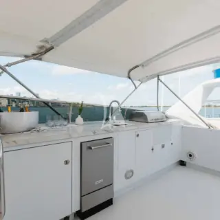 SKY - Sun Deck - Grill and bar