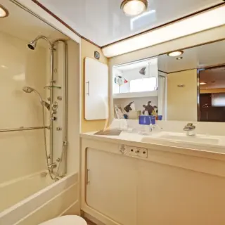NORTHERN LIGHT - Primary Stateroom Ensuite
