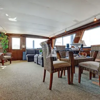 NORTHERN LIGHT - Dining Area