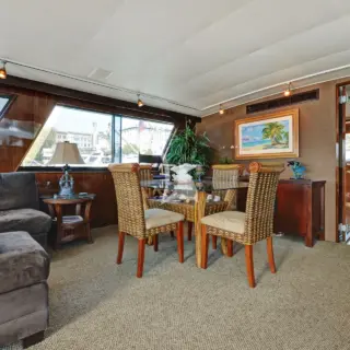 NORTHERN LIGHT - Dining Area