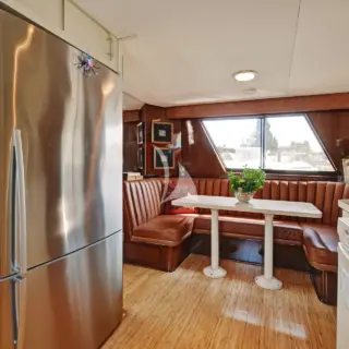 NORTHERN LIGHT - Galley Settee