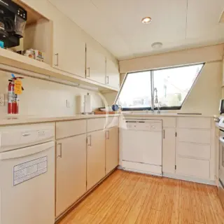 NORTHERN LIGHT - Galley