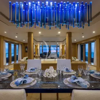 Main deck dining