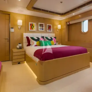 Double guest cabin