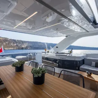 * note that there's no jacuzzi on board (images from sister-ship PEARLY SPENCER)