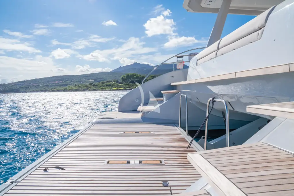 ZENIT - stern swim platform