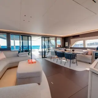 ZENIT - Main salon (facing aft)