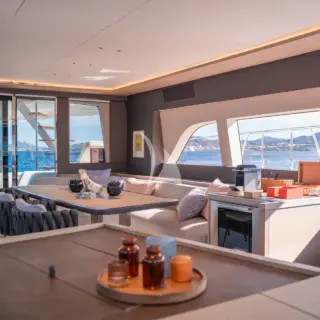 ZENIT - Main salon (facing aft)