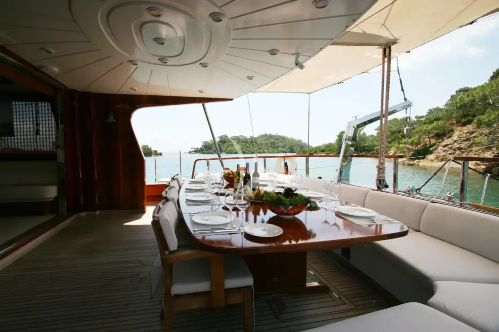 EUPHORIA 1 - Aft deck