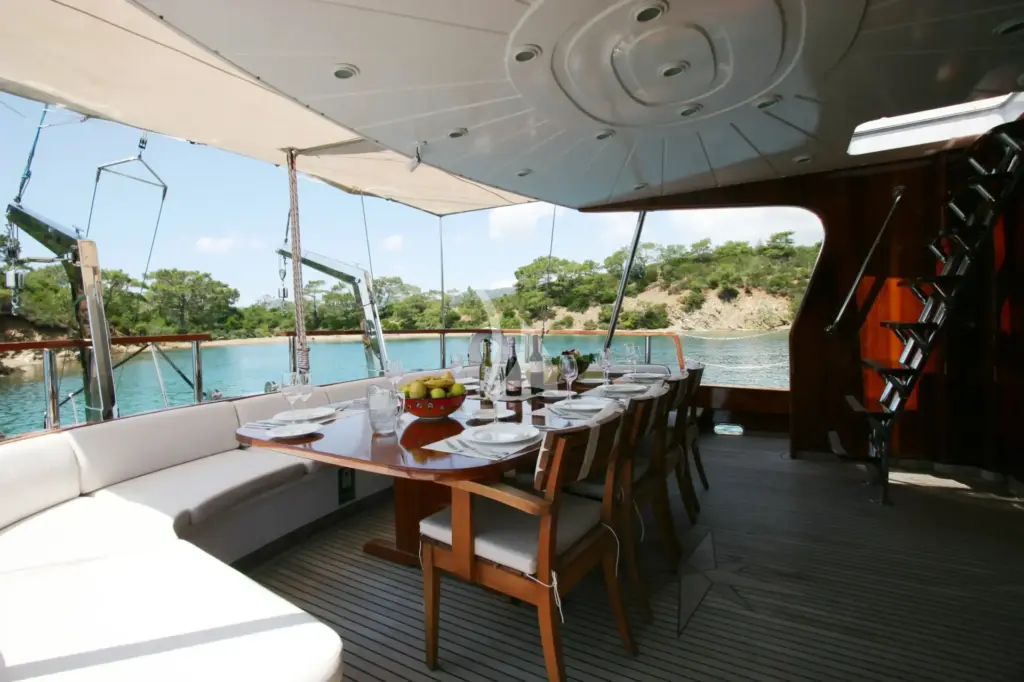 EUPHORIA 1 - Aft deck