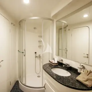 Mater suite - Bath