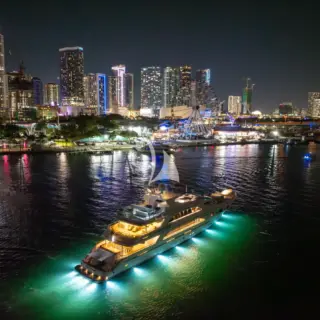 SWEET CAROLINE II @ Night
