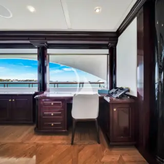 Main Salon Desk