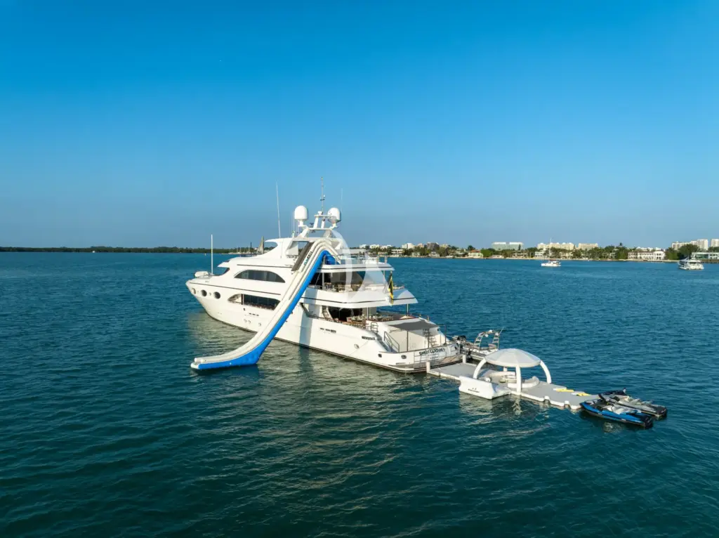 SWEET CAROLINE II with toys out