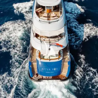 Stern underway