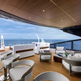 SHE'S A 10 TOO - Sundeck Aft Seating