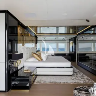 SHE'S A 10 TOO - Master Suite