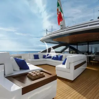 SHE'S A 10 TOO - Main Deck Aft Seating