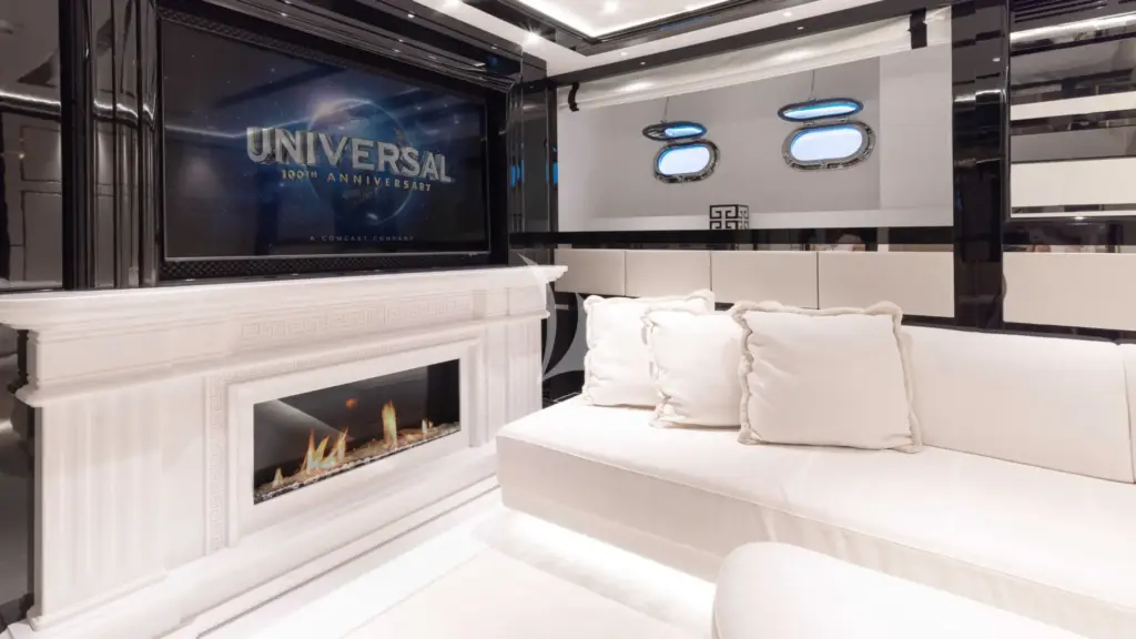 1K - Entertainment Room