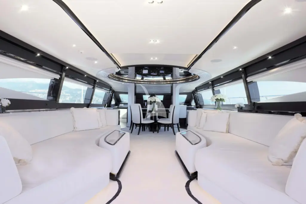 1K - Main Salon