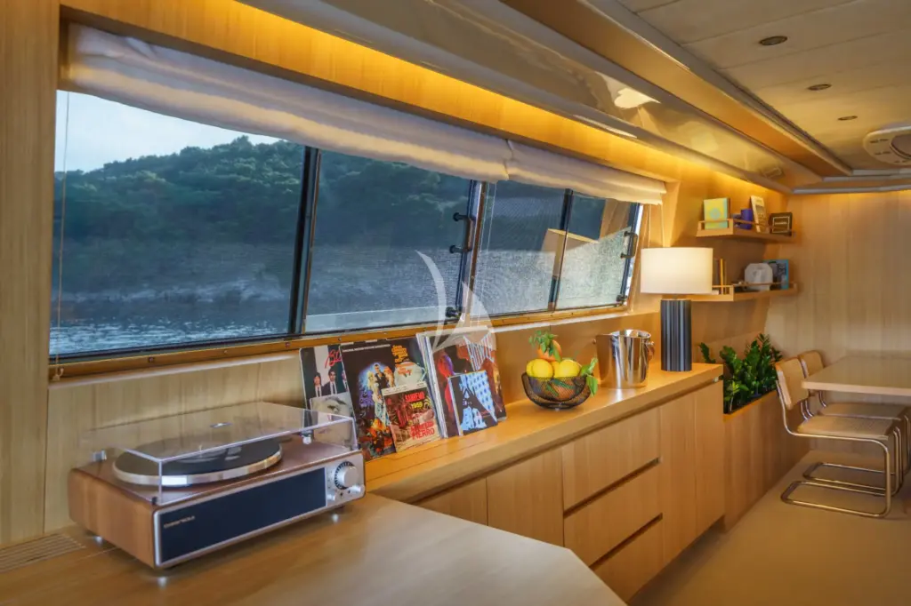 PHANTOM salon's timeless detail