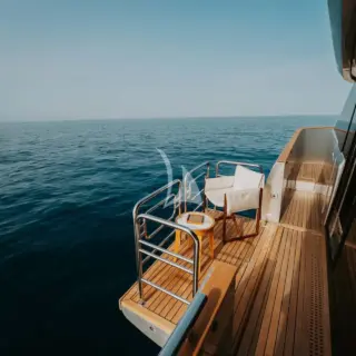 VENUS - side balcony