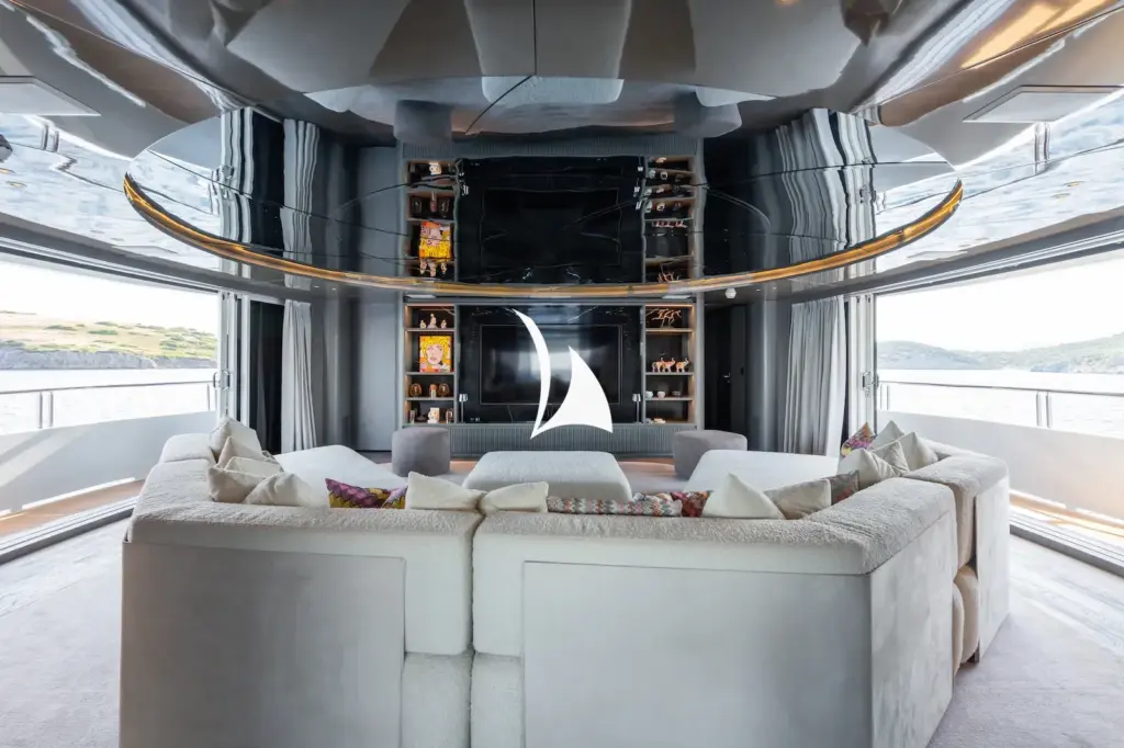 FORTUNA - Upper saloon with cinema and balconies