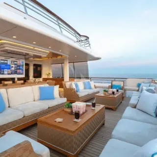 Upper deck outdoor cinema