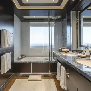 Upper deck VIP suite en suite