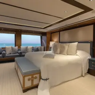 Main deck master suite